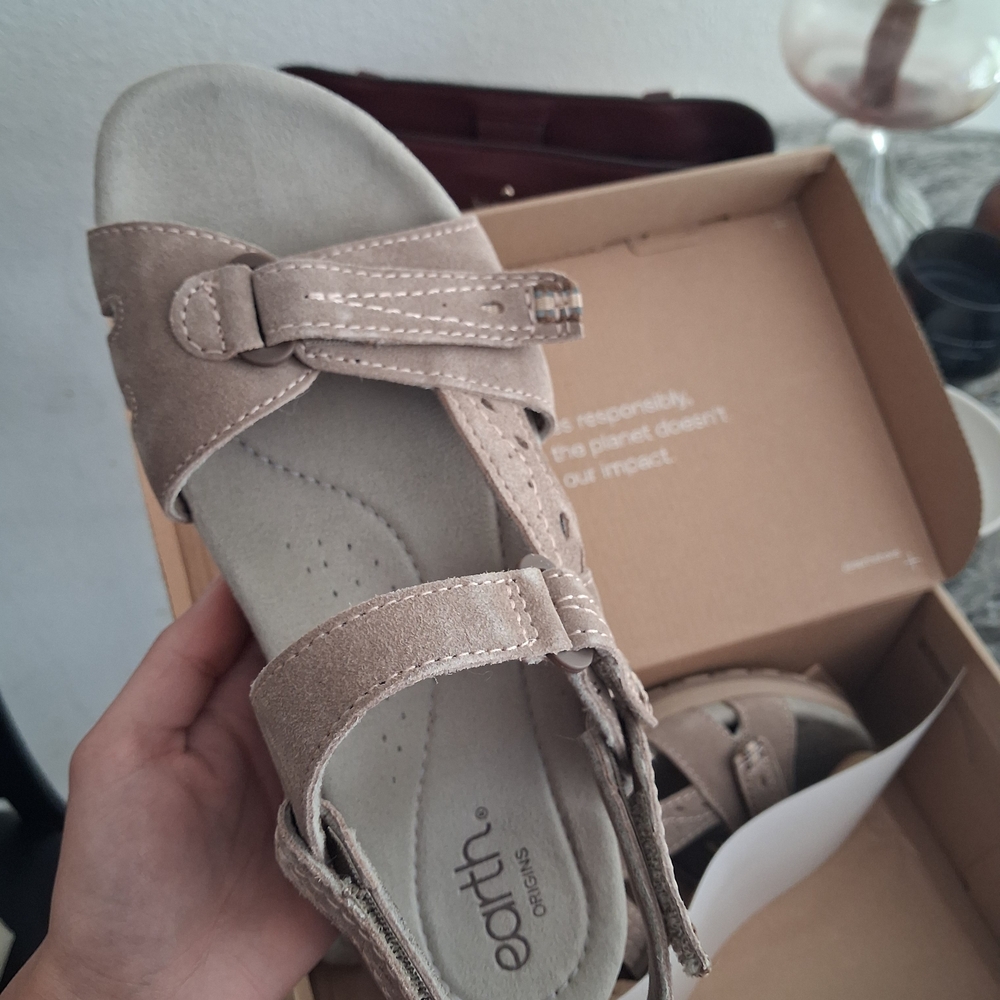 Earth Origins Light Brown Sophie Sandals - Picture 3 of 5